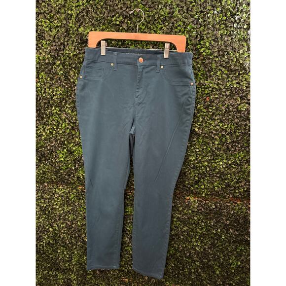 Chico’s Girlfriend Slim Leg Ankle, women’s size 6R - Picture 1 of 7